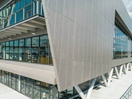 Оцинкованная перфорированная стальная сетка, устойчивая к ржавчине, прочный материал, идеально подходит для вентиляционных экранов и строительства