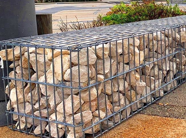 Сваренная корзина gabion для взгляда обочины